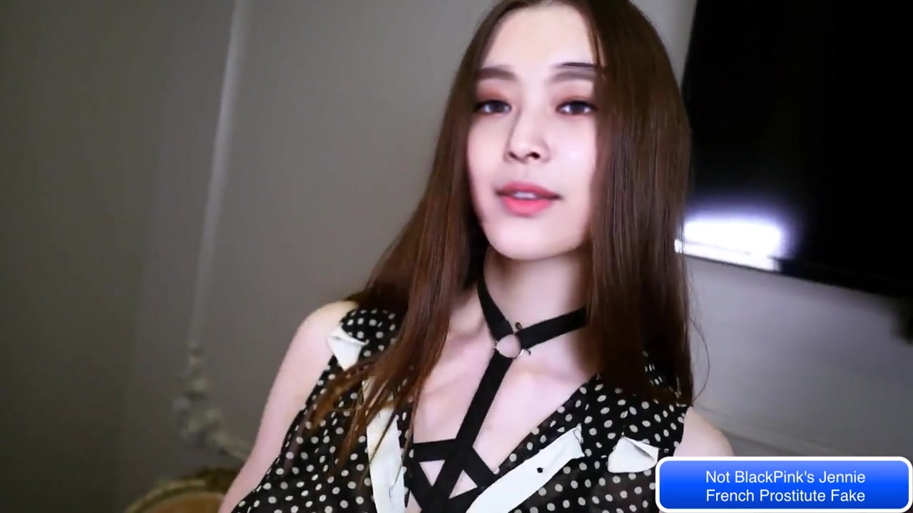 (BlackPink) Jennie tits out masturbation