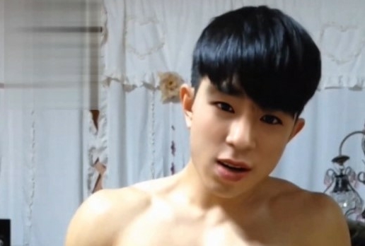 NCT Jeno thrusts his cock and cums for you